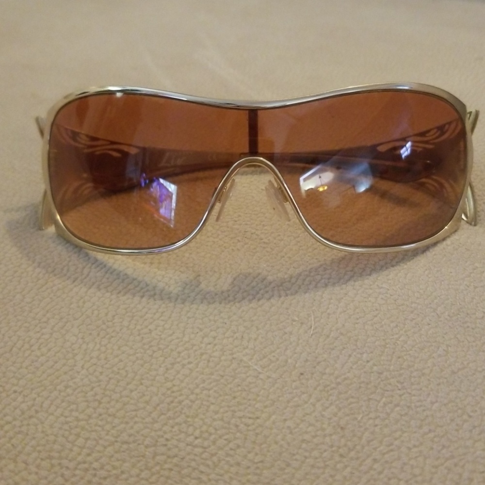 Oakley Liv, Sunglasses